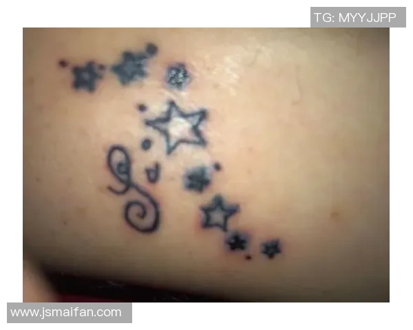 法国足球球星纹身故事揭秘 谁的纹身背后藏着独特的人生轨迹