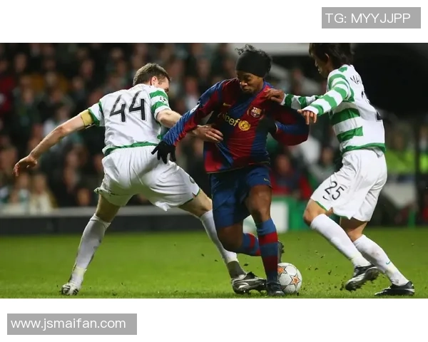 超高清足球球星壁纸精选 足球迷必备的明星球员精美图集