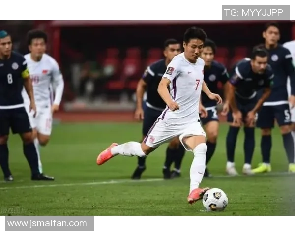 足球巨星荣耀之夜携手球迷共庆盛典惊喜发放丰厚大奖