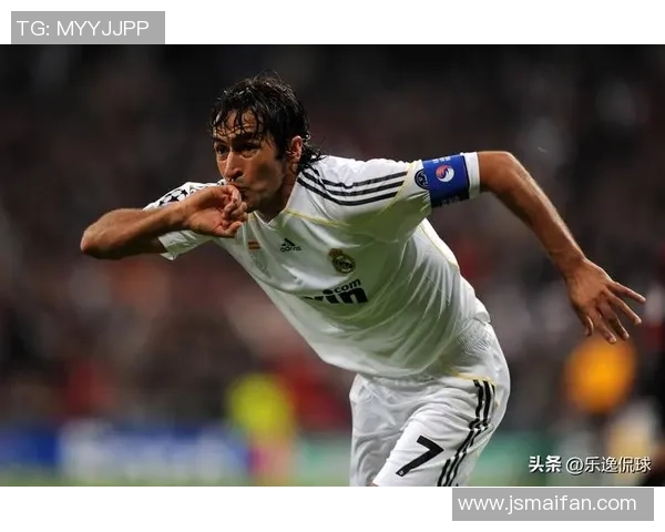 2025年全球足球最新百大球星排名揭晓 谁将成为未来足坛的传奇之星 2025年全球足球最新百大球星排名揭晓 谁将成为未来足坛的传奇之星