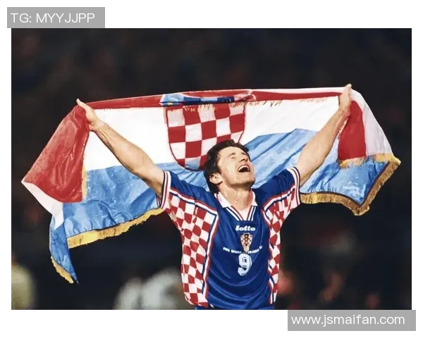 从未踏上过足球场却成传奇的球星如何突破自我成为足球神话